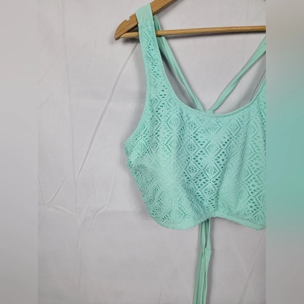 Women's 3X Hot Water Mint Green Crochet Crop Top